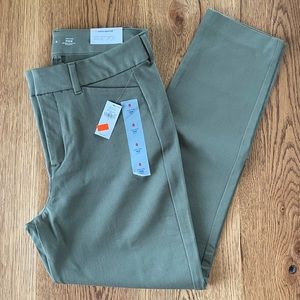 Old Navy High-Rise Pixie Pants. Olive Green. 8R. NWT